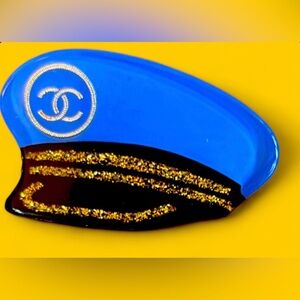 ⚓️ 👨‍✈️ 💙 CHANEL CC 💛✨ Captain Hat 🛳️ Resin Brooch 👜🧥🧷